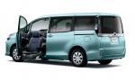 Toyota Voxy 2015 года